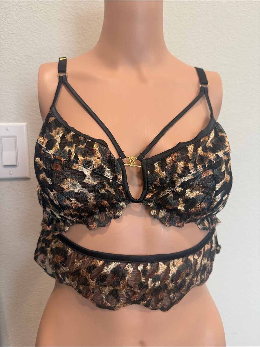 Victoria's Secret Leopard Lace Bralette - Black, Brown Size L (new w/ defect)